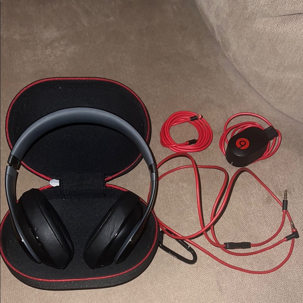 Beats Black & Red
